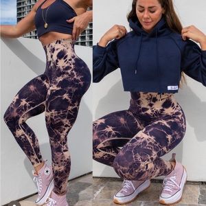 PEACHEDBYNELLIE leggings